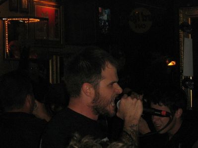 DKM Hard Rock Cafe 2006
Al Barr singing
