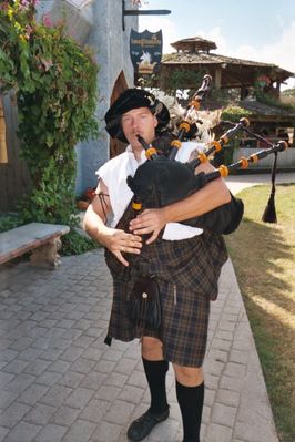 Chris and his Pipes
TRF 2004
