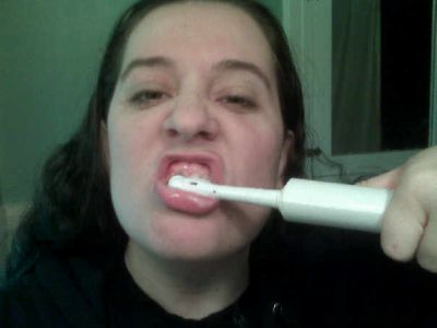 brush brush brush
TEEF

